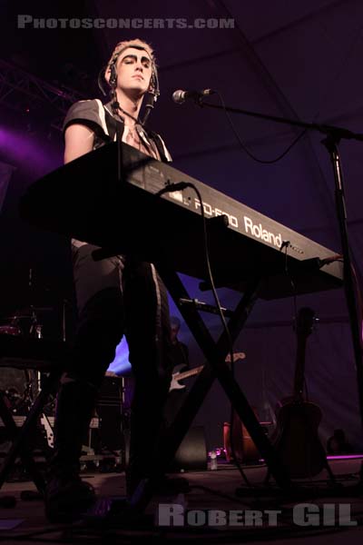 PATRICK WOLF - 2009-07-29 - PAREDES DE COURA (Portugal) - Praia do Tabuao - 